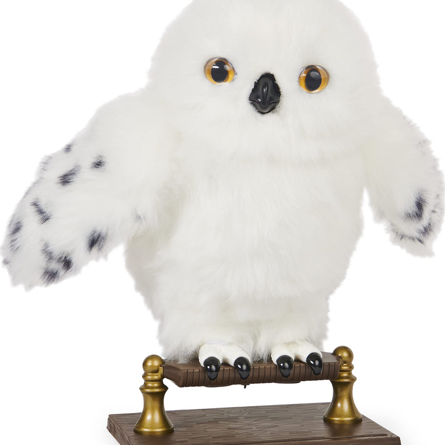 Wizarding World Harry Potter, Enchanting Hedwig Interactive Owl with Over 15 Sounds and Movements and Hogwarts Envelope, Kids Toys for Ages 5 and up, Multicolor