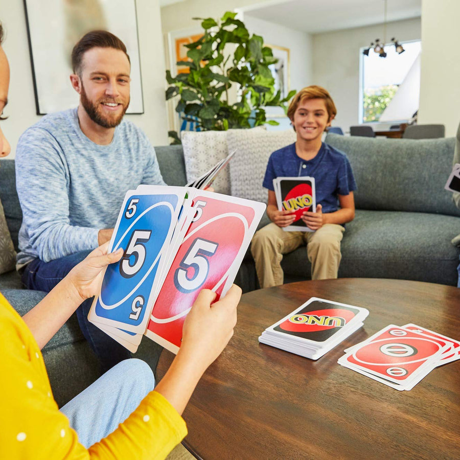 Mattel Giant UNO Family Card Game with 108 Oversized Cards and Instructions, Great Gift for Kids Ages 7 Years and Older