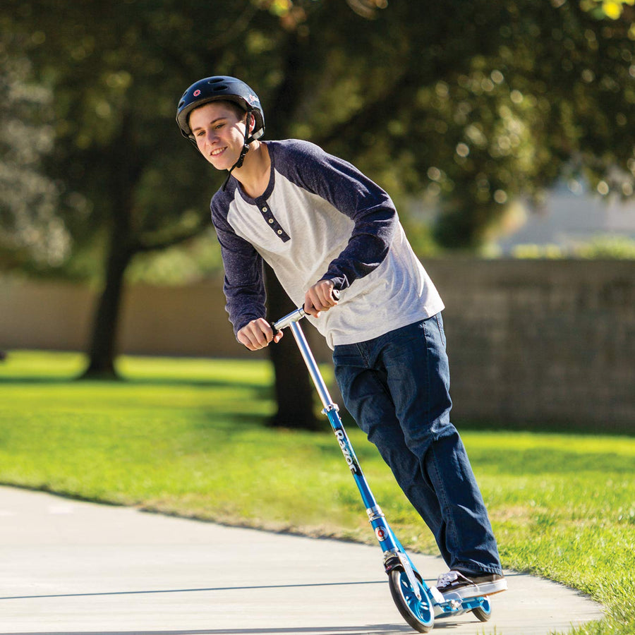 Razor A5 Lux Kick Scooter - Large 8" Wheels, Foldable, Adjustable Handlebars, Lightweight, for Riders up to 220 lbs