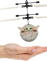 World Tech Toys Star Wars The Mandalorian Baby Yoda The Child Sculpted Head UFO Helicopter
