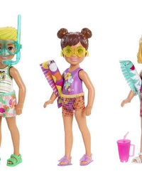 Barbie Chelsea Color Reveal Doll with 6 Surprises: 4 Bags with Cover-Up, Shoes, Towel & Accessory; Water Reveals Marble Blue Doll’s Look & Color Change on Hair; Sand & Sun Series
