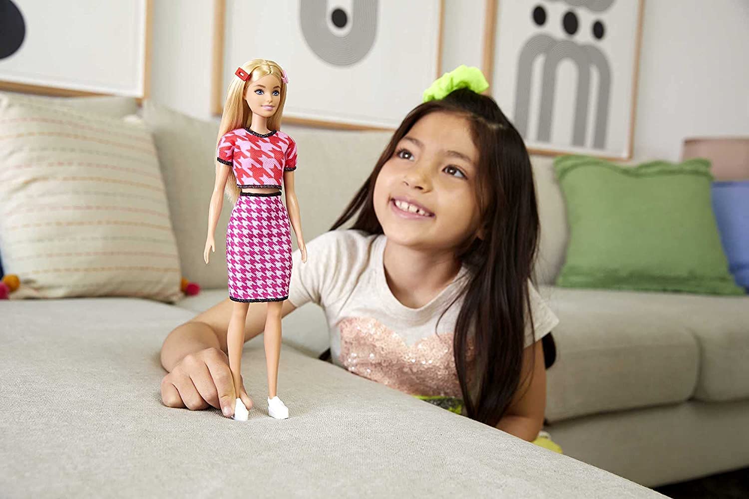 Barbie Fashionistas Dolls, Toy for Kids 3 to 8 Years Old