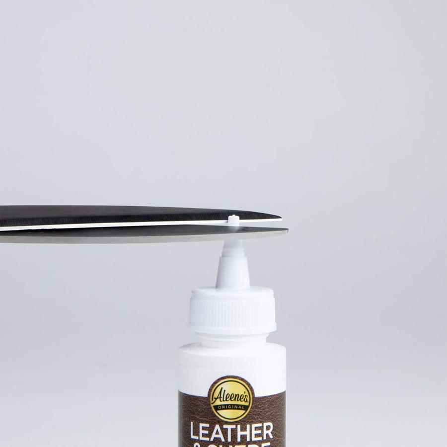 Aleene's15594 Leather & Suede Glue 4oz