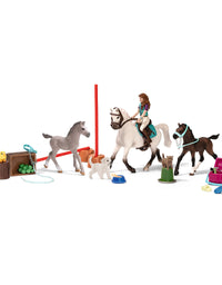 Schleich Horse Club, 24-Piece Playset, Horse Toys for Girls and Boys 5-12 years old, Advent Calendar 2021
