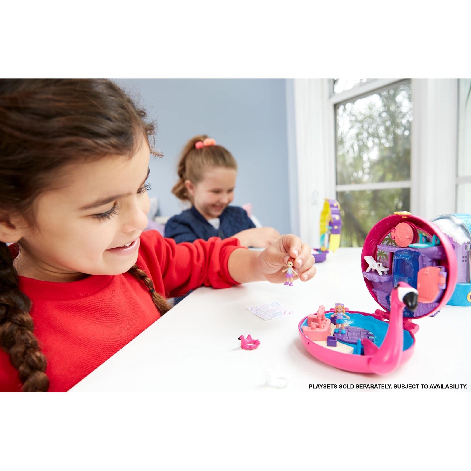 Polly Pocket Pocket World Flamingo Floatie Compact with Surprise Reveals, Micro Dolls & Accessories [Amazon Exclusive]
