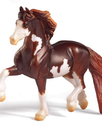 Breyer Stablemates Red Stable and Horse Set | 12 Piece Play set with 2 Horses | 11.5"L x 7.5"W x 9.25"H | 1:32 Scale | Model #59197
