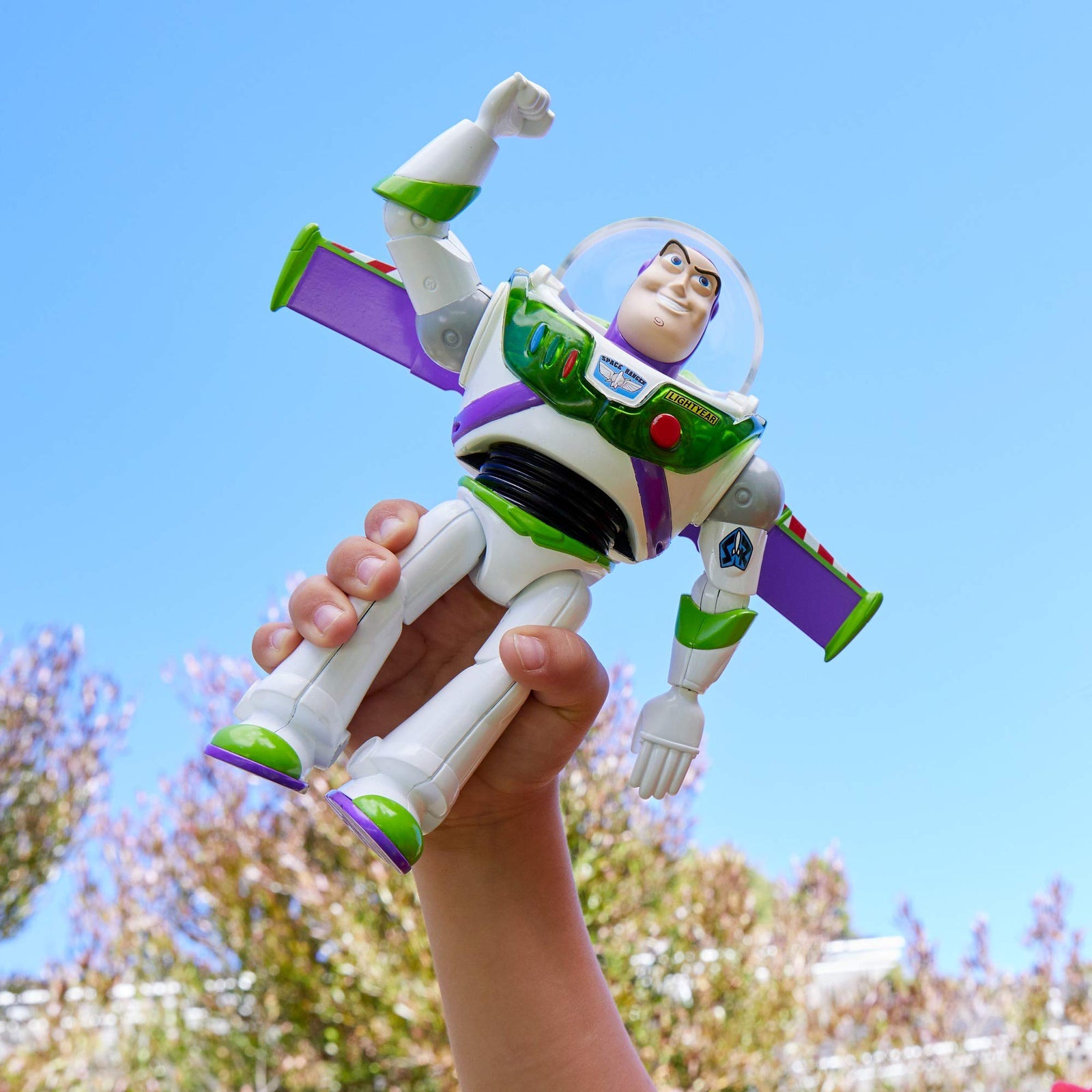 Disney Pixar Toy Story 4 Blast-Off Buzz Lightyear Figure, 7 in / 17.78 cm-Tall, with Lights, Phrases, Sounds and Pop-Out Wings, Gift for Kids 3 Years and Older [Amazon Exclusive]