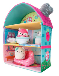 Squishville by Squishmallow Fifi’s Cottage Townhouse, 2” Blair and Fifi Soft Mini-Squishmallow and 4 Plush Furniture Accessories, Irresistibly Soft Plush Toys, 3 Floors to Explore, Amazon Exclusive
