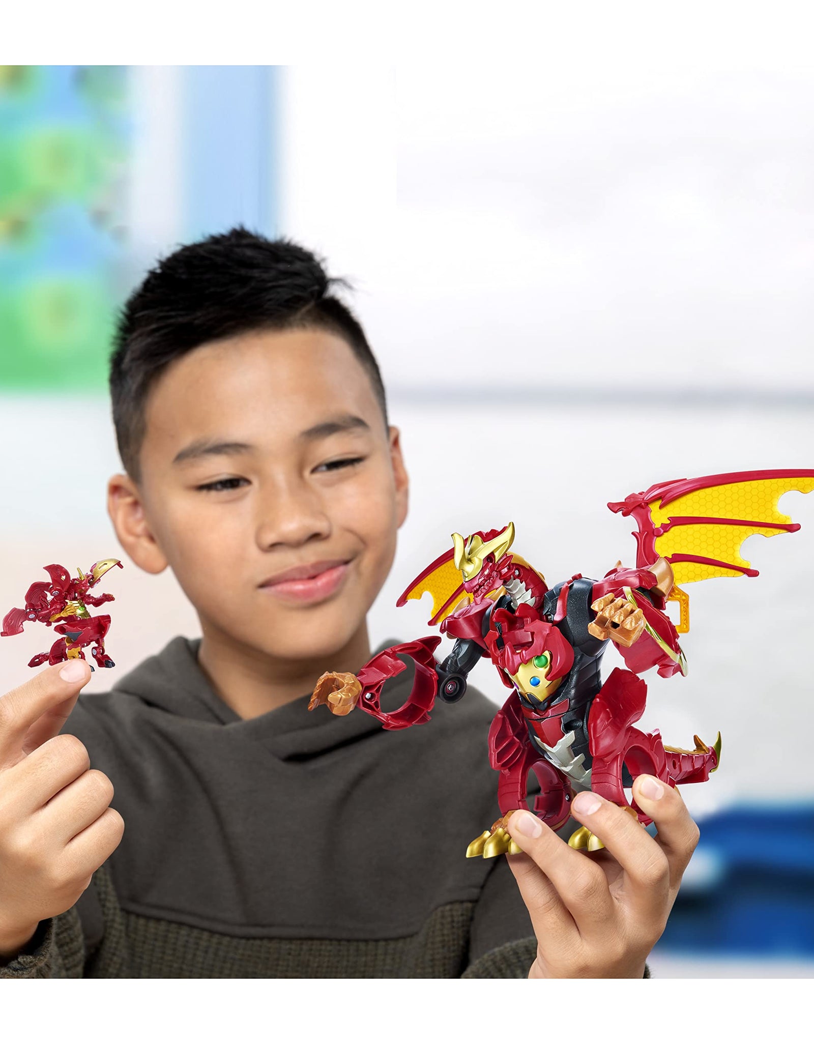 Bakugan, Dragonoid Infinity Transforming Figure with Exclusive Fused Ultra and 10 Baku-Gear Accessories