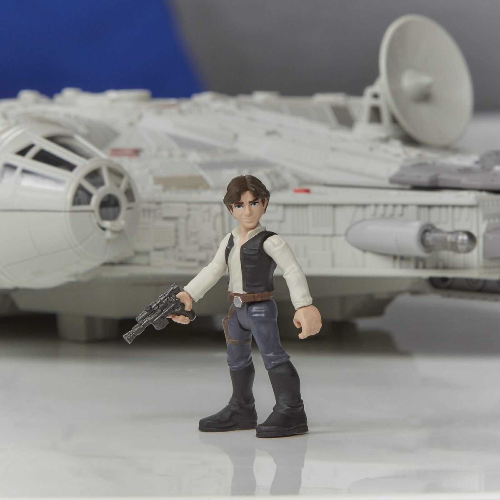 Star Wars Mission Fleet Han Solo Millennium Falcon 2.5-Inch-Scale Figure and Vehicle, Toys for Kids Ages 4 and Up