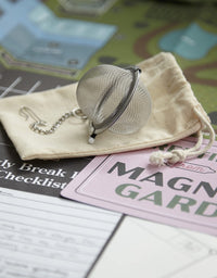 Hunt A Killer Nancy Drew - Mystery at Magnolia Gardens, Immersive Murder Mystery Game, Examine Evidence, Eliminate Suspects, Catch the Culprit, For Aspiring Detectives, Game Night, AMZ Exclusive

