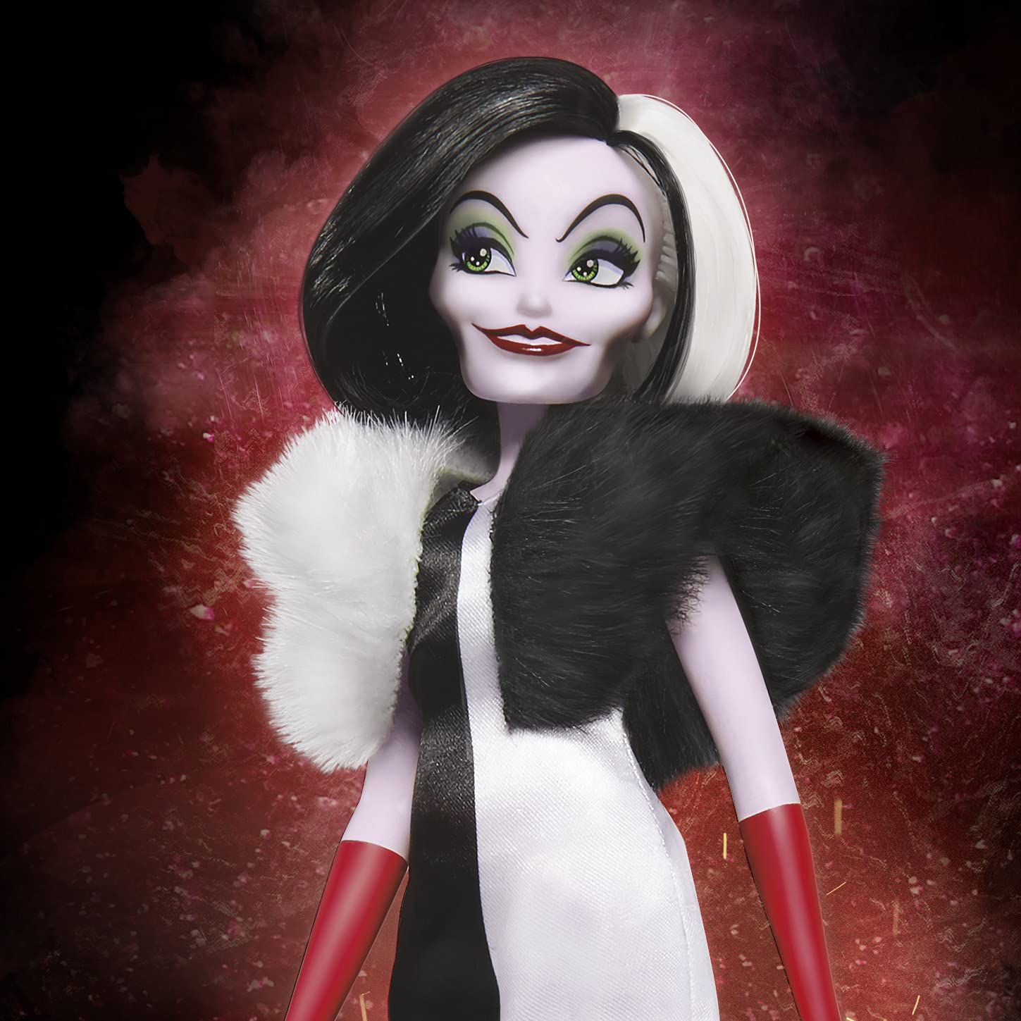 Disney Villains Cruella De Vil Fashion Doll, Accessories and Removable Clothes, Disney Villains Toy for Kids 5 Years Old and Up