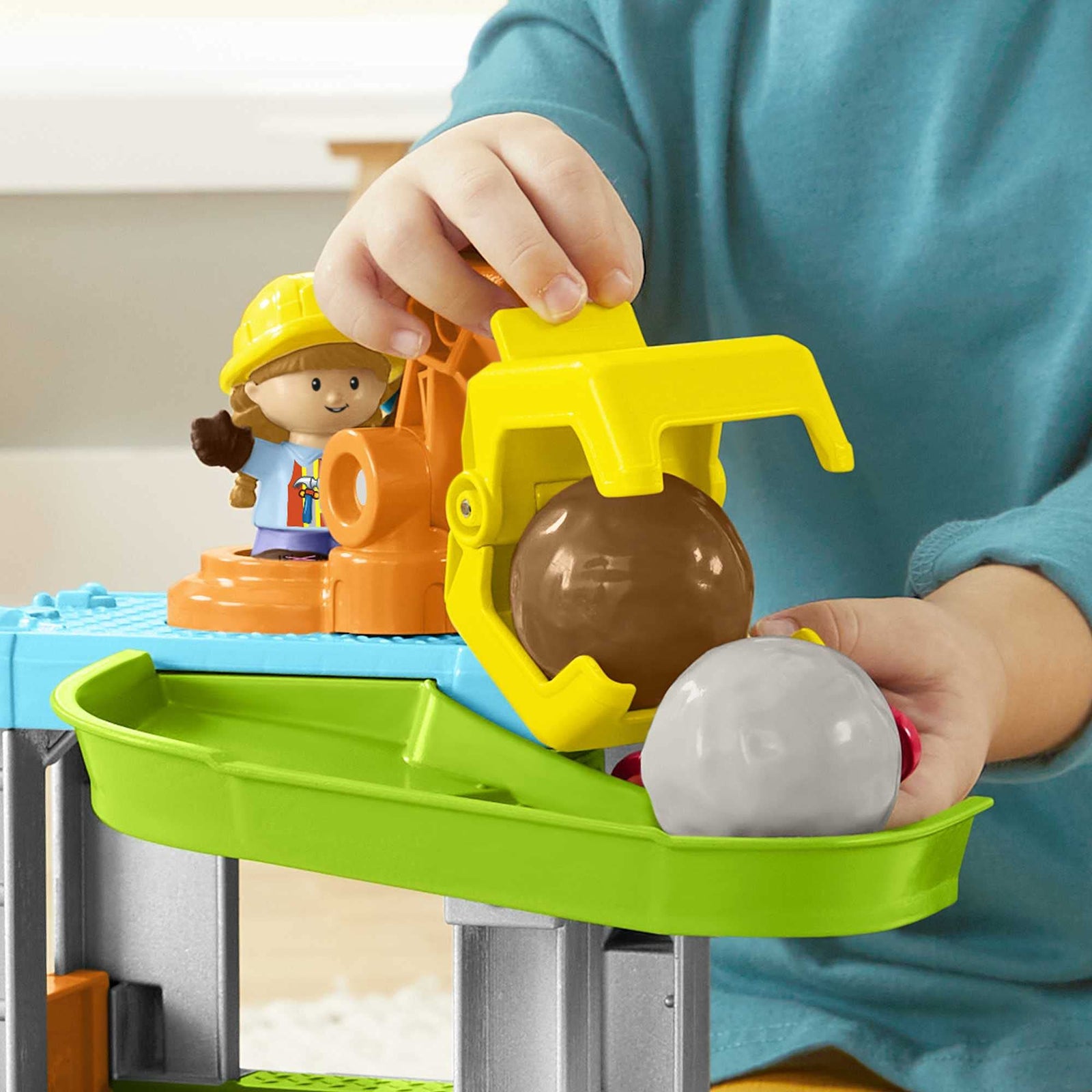 Fisher-Price Little People Load Up ‘n Learn Construction Site, Musical playset with Dump Truck for Toddlers and Preschool Kids Ages 1 ½ to 5 Years