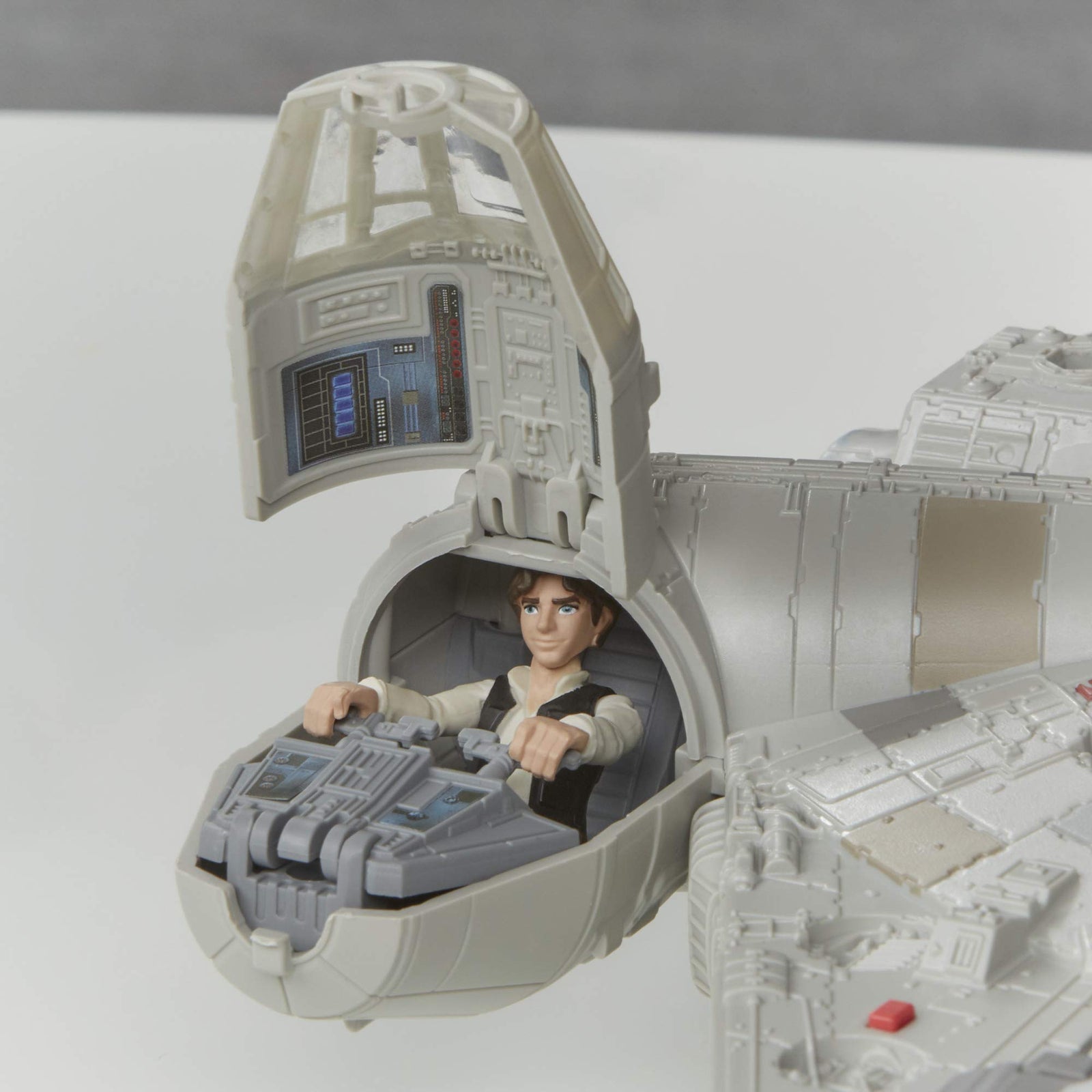 Star Wars Mission Fleet Han Solo Millennium Falcon 2.5-Inch-Scale Figure and Vehicle, Toys for Kids Ages 4 and Up