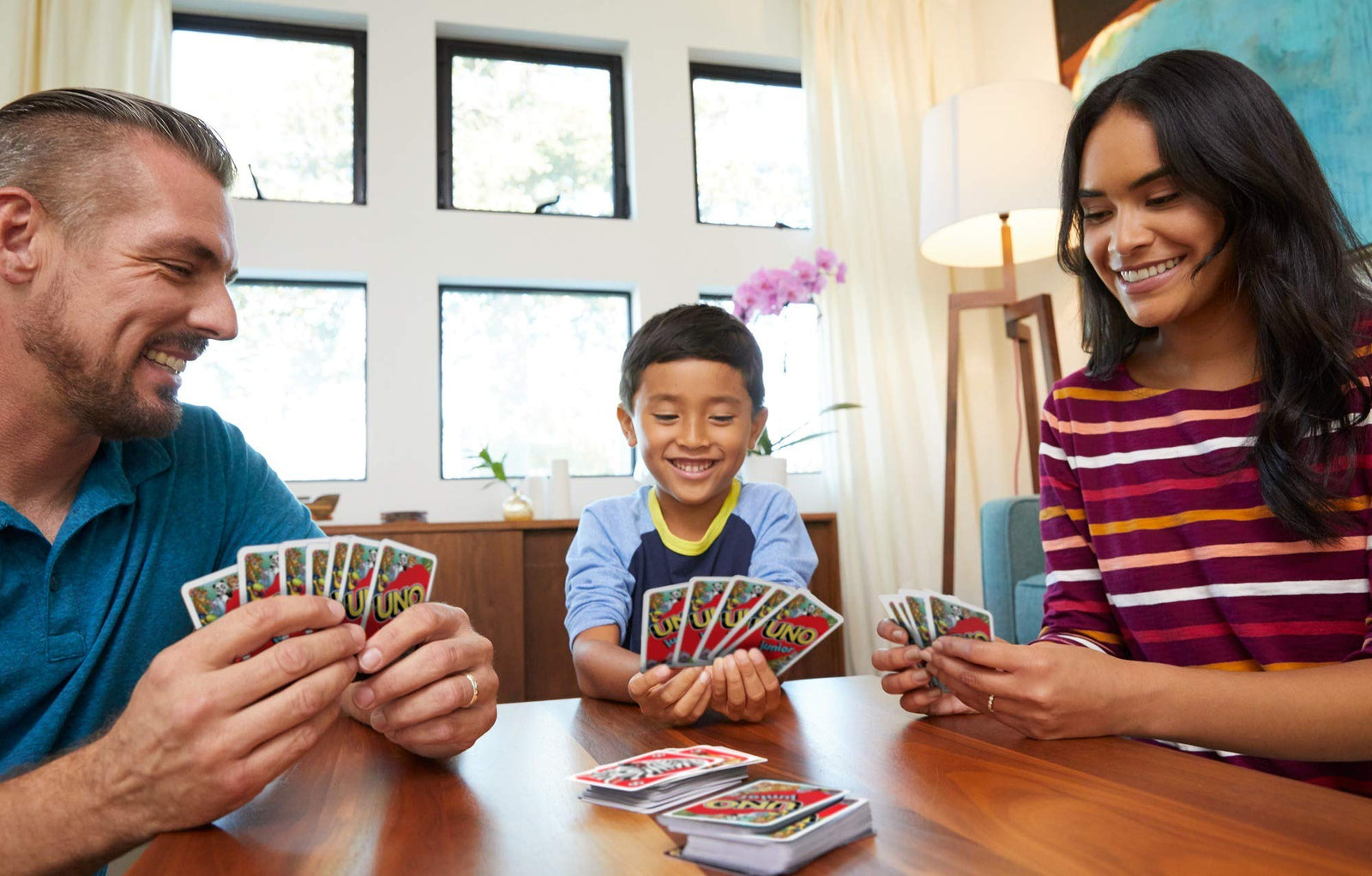 Mattel UNO Junior Card Game with 45 Cards, Gift for Kids 3 Years Old & Up