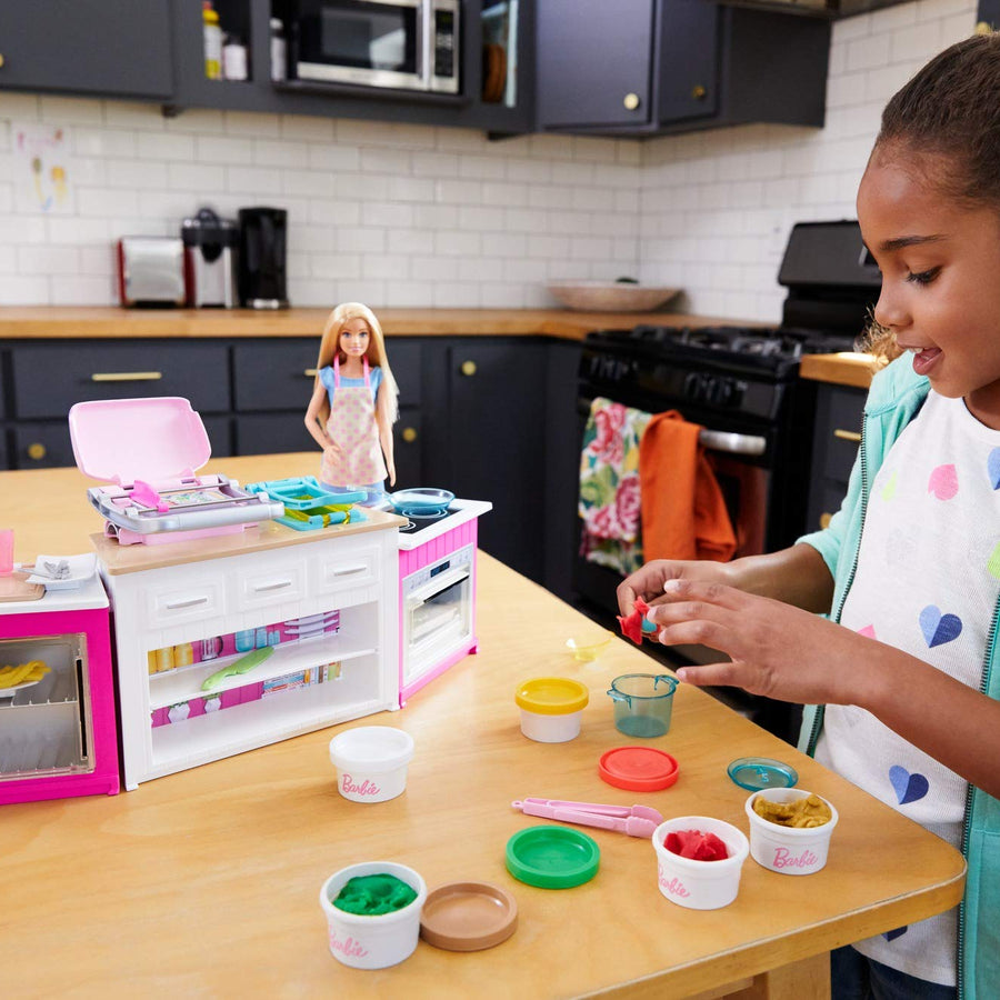 Barbie Kitchen Playset with Doll, Lights & Sounds, Food Molds, 5 Dough Colors and 20+ Accessories [Amazon Exclusive]