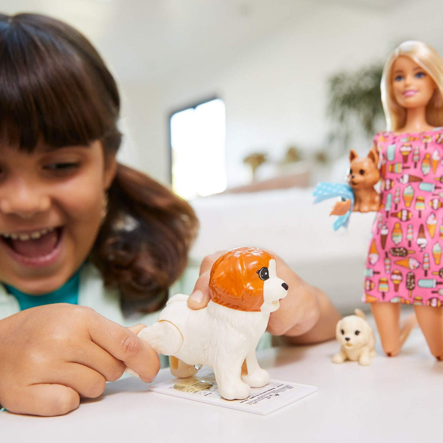 Barbie Doggy Daycare Doll, Blonde, and Pets Playset with 4 Dogs, Including One Puppy that Poops and One that Pees, Plus Color-Change Paper and More, Gift for 3 to 7 Year Olds [Amazon Exclusive]