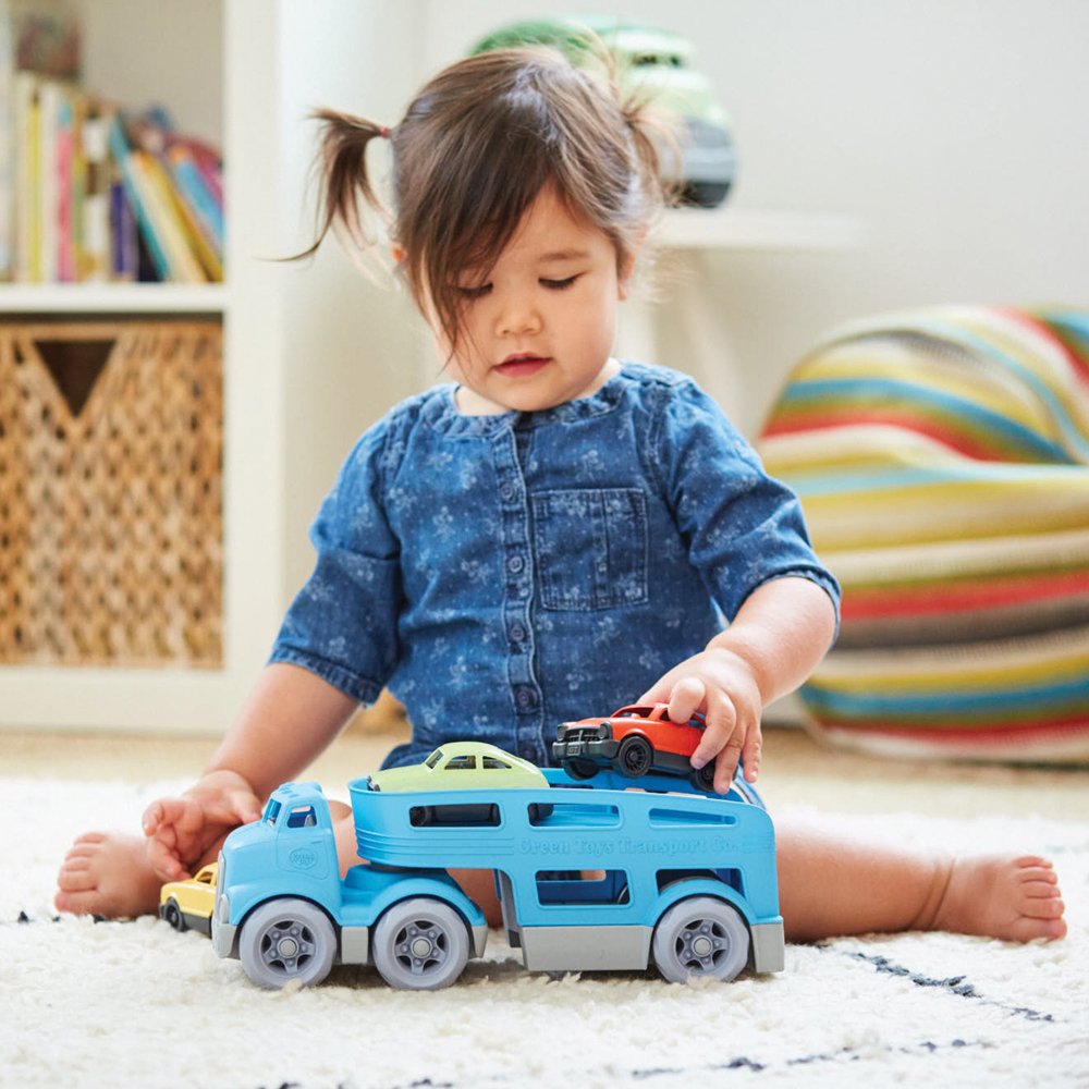 Green Toys Car Carrier, Blue - Pretend Play, Motor Skills, Kids Toy Vehicle. No BPA, phthalates, PVC. Dishwasher Safe, Recycled Plastic, Made in USA.