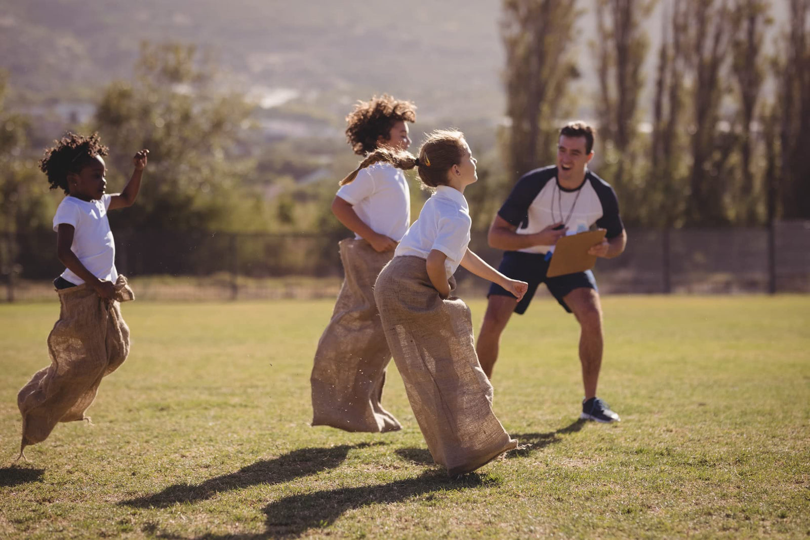 SGT KNOTS Burlap Bag - 24" x 40" Large Gunny Bags - 100% Biodegradable Reusable Food-Safe Sacks Perfect for Outdoor Games and Races Storing Vegetables and More Available in Single, 4, 6 and 8 Packs