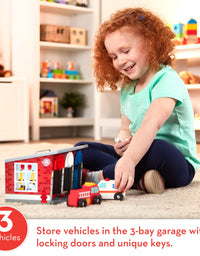 Melissa & Doug Toy Keys and Cars Wooden Rescue Vehicles and Garage (7 pcs) Red
