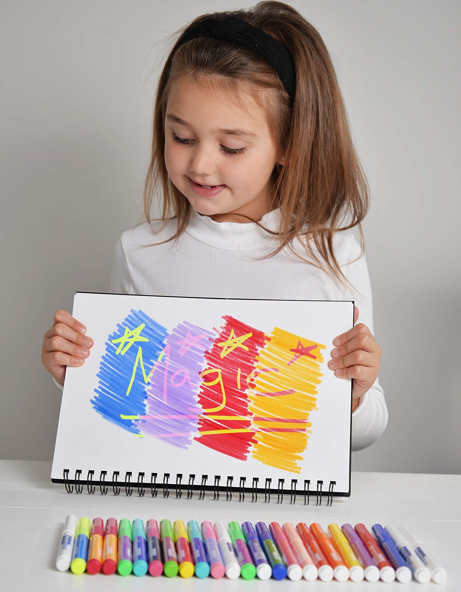 Marvin's Magic -x 25 Amazing Magic Pens - Colour Changing Magic Pen Art - Create 3D Lettering or Write Secret Messages - Includes 25 Magic Pens