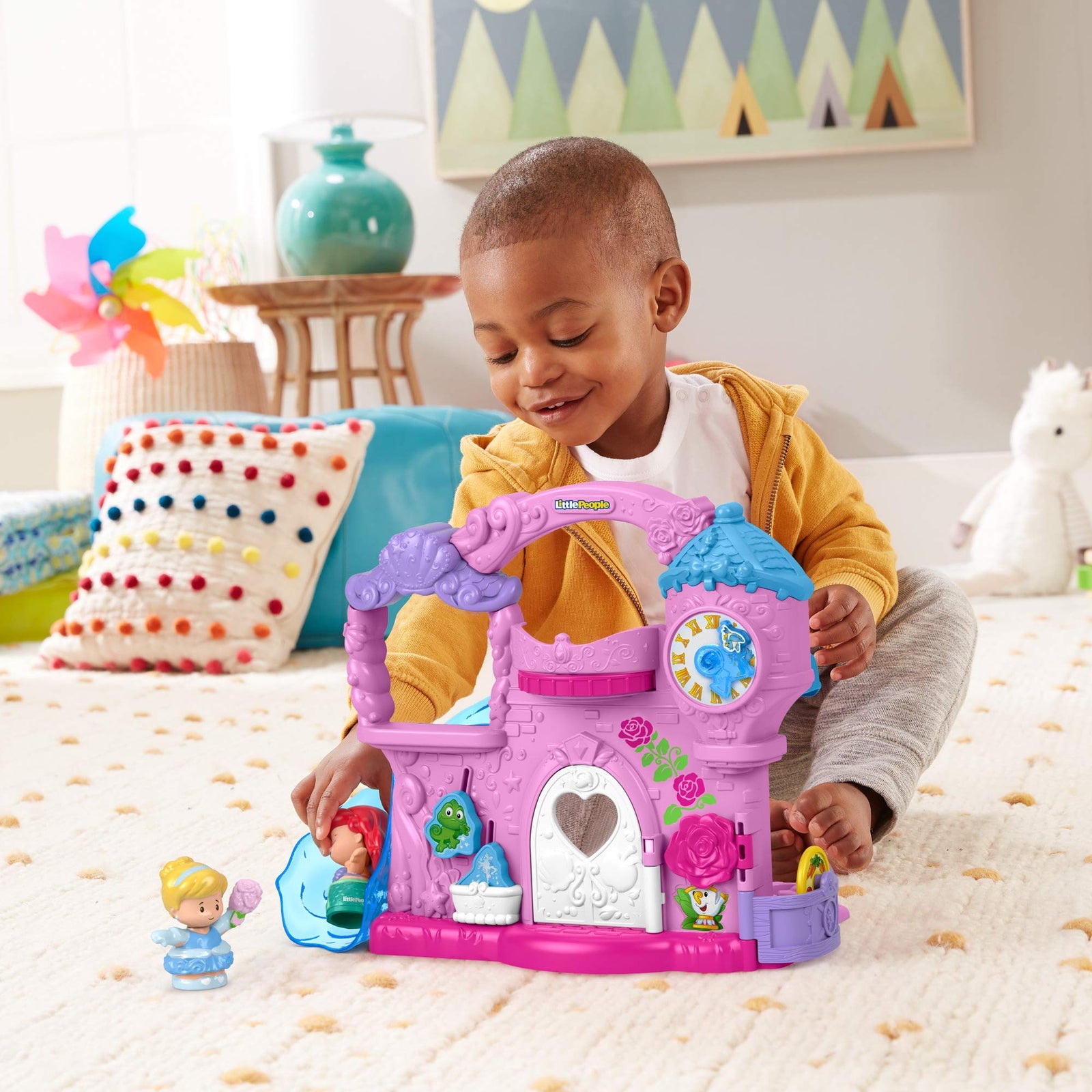 Fisher-Price Little People – Disney Princess Play & Go Castle, portable playset with character figures for toddlers and preschool kids