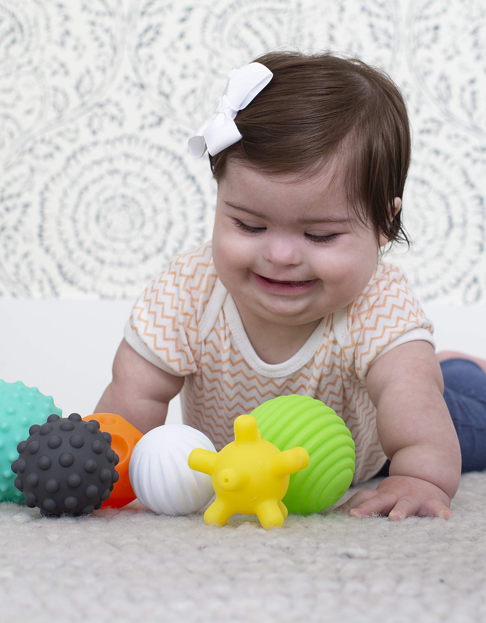 Infantino Textured Multi Ball Set - Textured Ball Set Toy for Sensory Exploration and Engagement for Ages 6 Months and up, 6 Piece Set