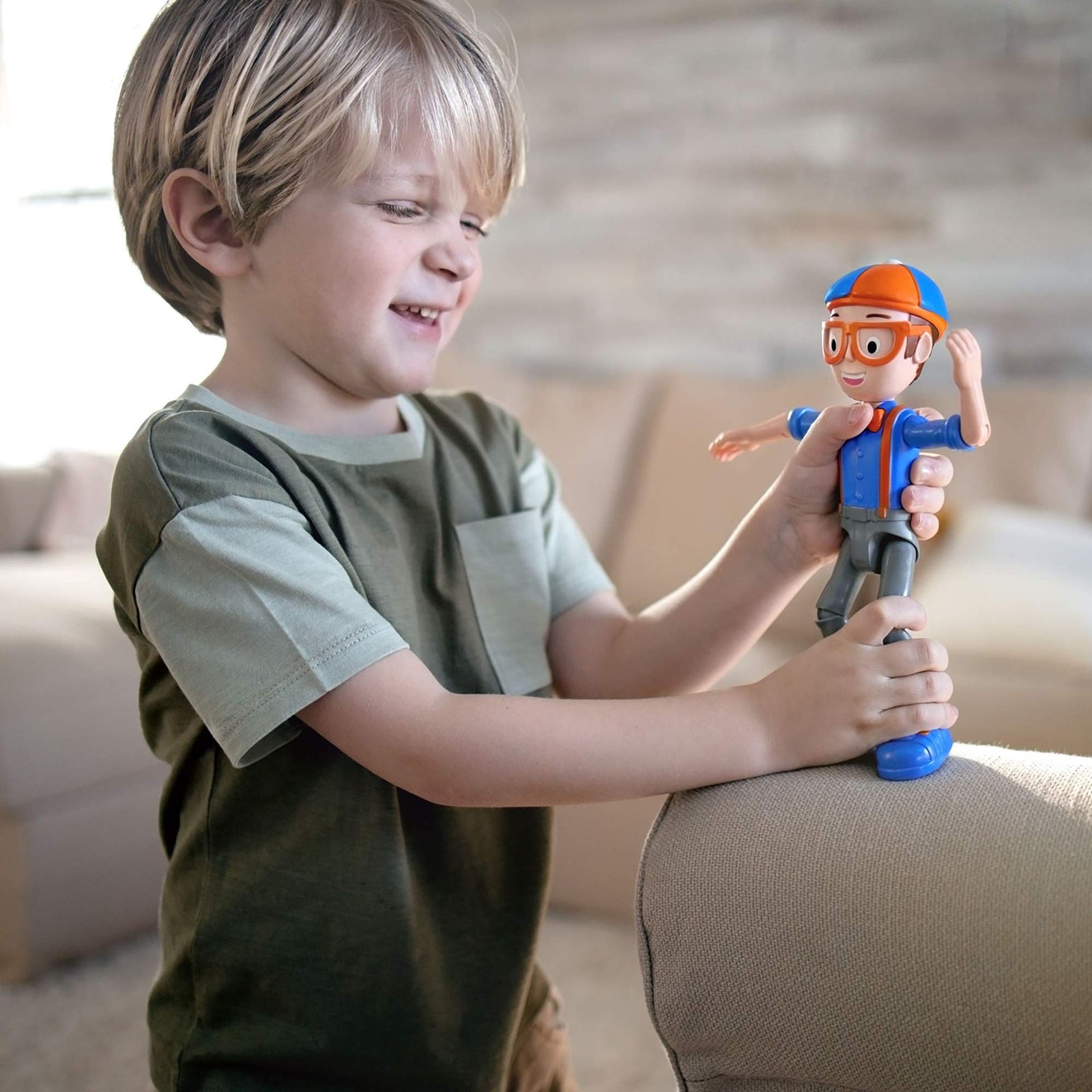 Blippi Talking Figure, 9-inch Articulated Toy with 8 Sounds and Phrases, Poseable Figure Inspired by Popular YouTube Edutainer