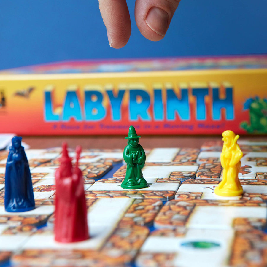 Ravensburger Labyrinth Family Board Game for Kids and Adults Age 7 and Up - Millions Sold, Easy to Learn and Play with Great Replay Value (26448)