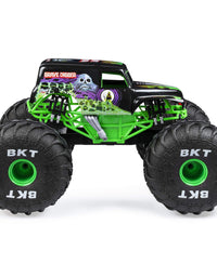 Monster Jam, Official Mega Grave Digger All-Terrain Remote Control Monster Truck with Lights, 1: 6 Scale
