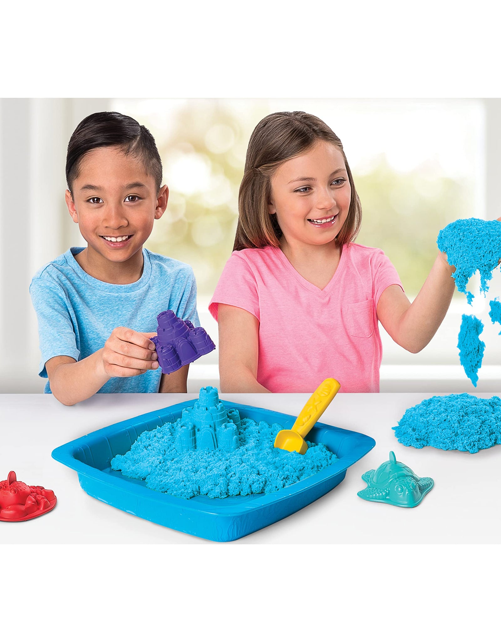 Kinetic Sand, Sandbox Playset with 1lb of Purple and 3 Molds, for Ages 3 and up