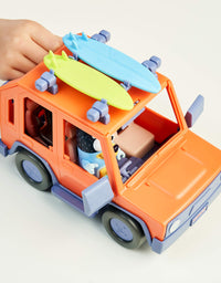 Bluey Ultimate Caravan Adventures - Caravan Playset and Three 2.5-3" Figures & 4WD Family Vehicle with 2 Surfboards
