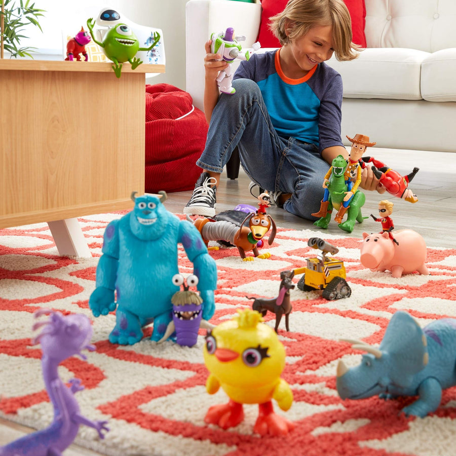 Pixar Wallâ€¢E and Eve Figures True to Movie Scale Character Action Dolls Highly Posable with Authentic Storytelling, Collecting, Wallâ€¢E Movie Toys for Kids Gift Ages 3 and Up