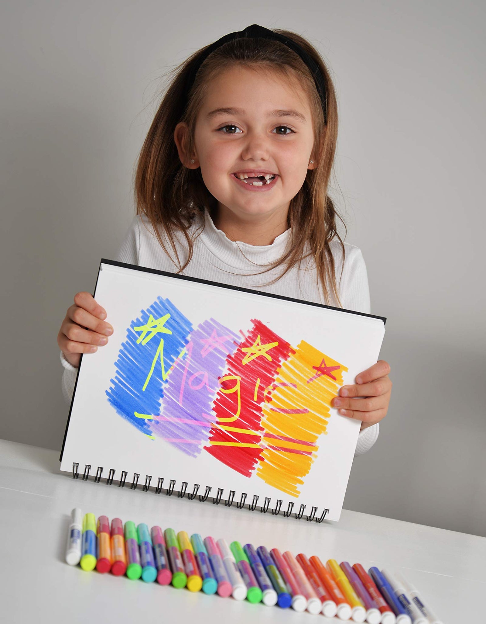 Marvin's Magic -x 25 Amazing Magic Pens - Colour Changing Magic Pen Art - Create 3D Lettering or Write Secret Messages - Includes 25 Magic Pens