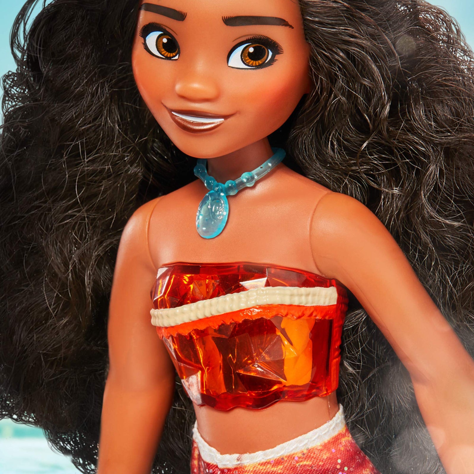 Disney Princess Royal Shimmer Moana Doll, Fashion Doll with Skirt and Accessories, Toy for Kids Ages 3 and Up