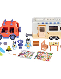 Bluey Ultimate Caravan Adventures - Caravan Playset and Three 2.5-3" Figures & 4WD Family Vehicle with 2 Surfboards
