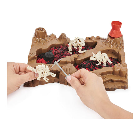 Kinetic Sand, Dino Dig Playset with 10 Hidden Dinosaur Bones to Discover, for Kids Aged 6 and up