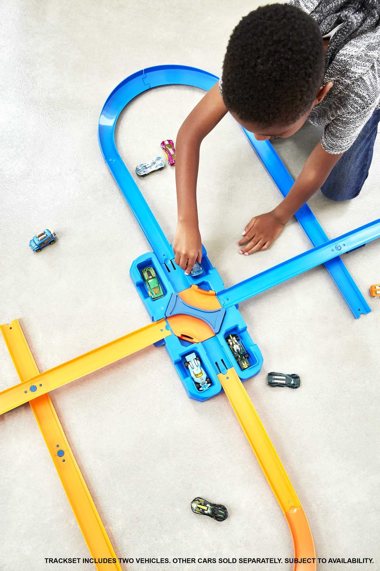 Hot Wheels Track Builder Stunt Box Gift Set Ages 6 to 12