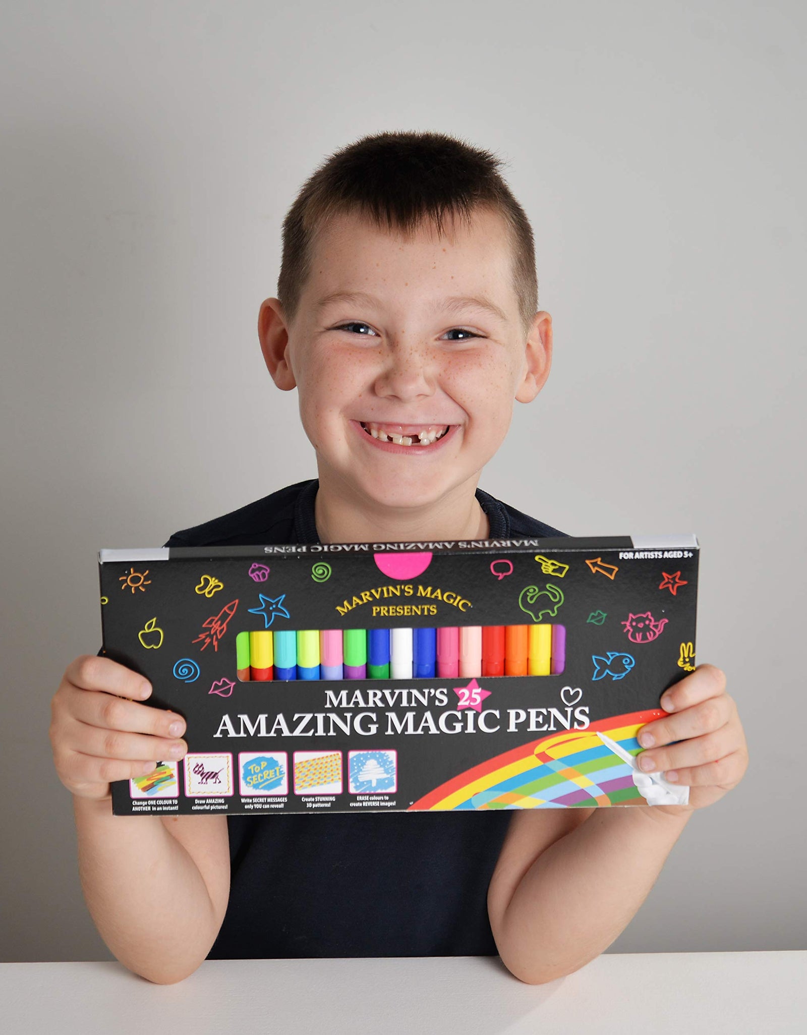 Marvin's Magic -x 25 Amazing Magic Pens - Colour Changing Magic Pen Art - Create 3D Lettering or Write Secret Messages - Includes 25 Magic Pens