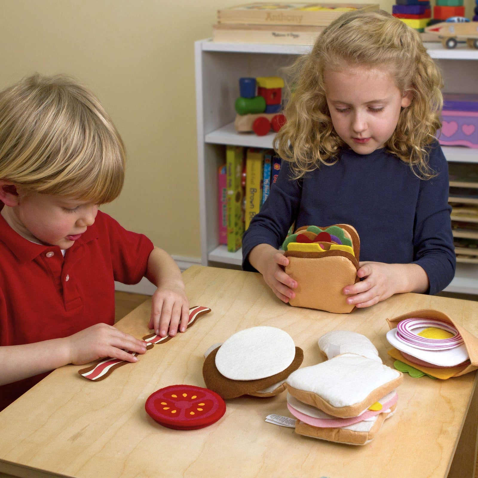 Melissa & Doug Felt Food Sandwich Play Food Set (33 pcs)