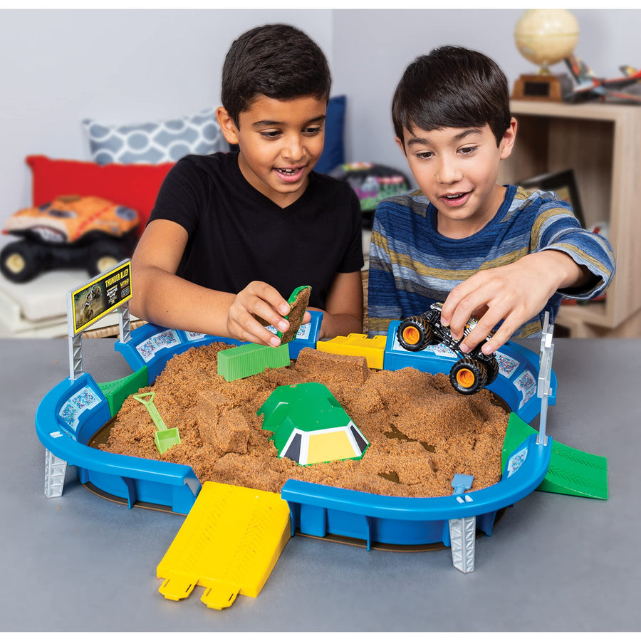 Monster Jam, Monster Dirt Arena 24-inch Playset with 2lbs of Monster Dirt and Exclusive 1:64 Scale Die-Cast Monster Jam Truck
