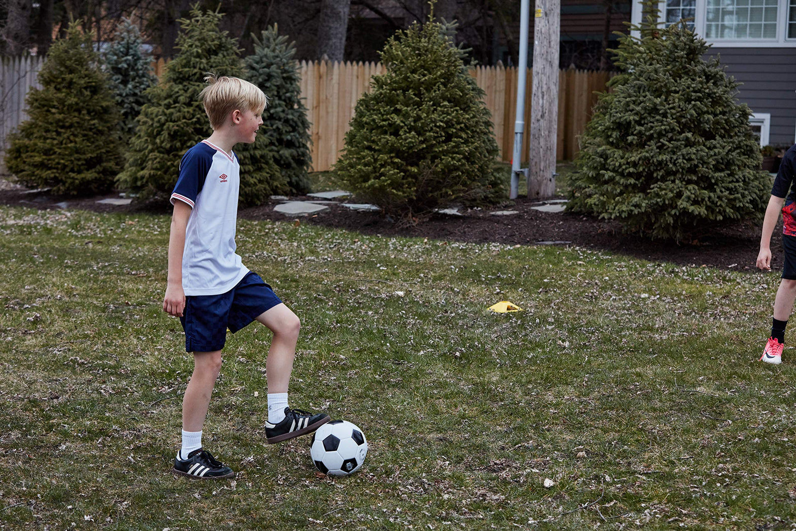 WILSON Traditional Soccer Ball