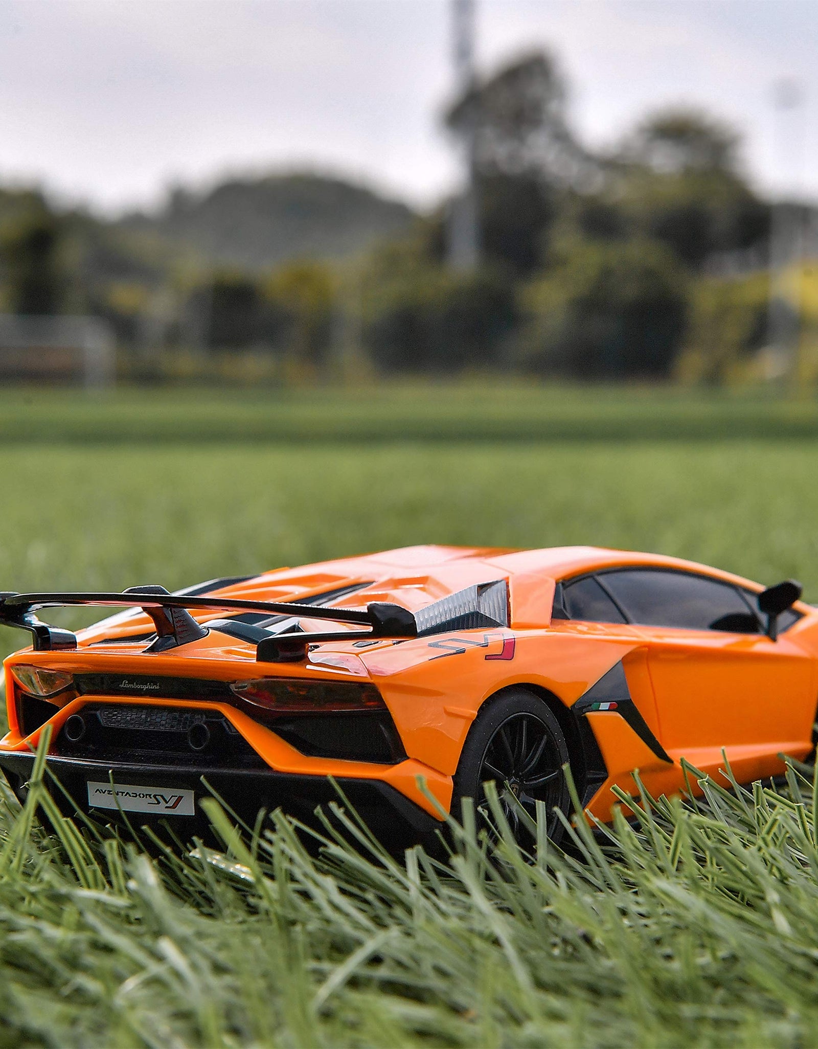 BEZGAR Remote Control Car Licensed RC Series, 1:24 Scale Remote Control Lambor Aventador SVJ Electric Sport Racing Hobby Toy Car Model Vehicle for Boys,Girls,Teens and Adults Gift (Orange)
