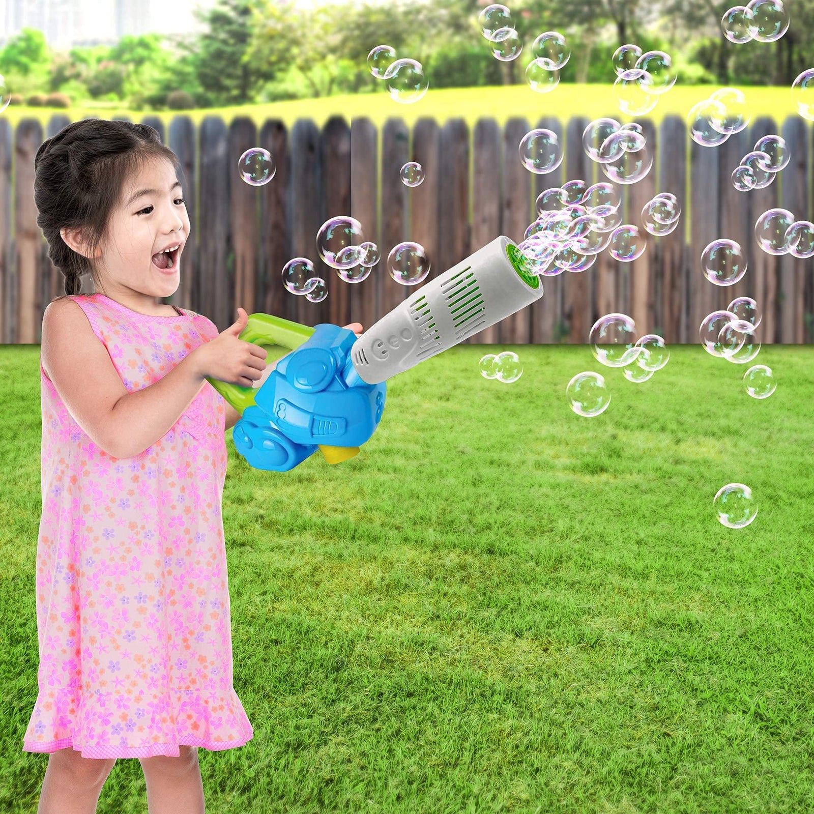 ArtCreativity Bubble Leaf Blower, Bubble Solution Included, Fun Bubbles Blowing Toys for Boys and Girls, Cool Birthday Gift for Kids