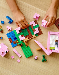 LEGO Minecraft The Pig House 21170 Minecraft Toy Featuring Alex, a Creeper and a House Shaped Like a Giant Pig, New 2021 (490 Pieces)

